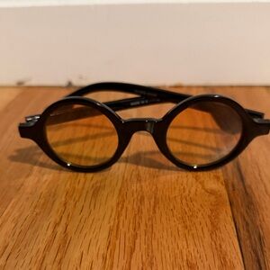 Chic Black Round Sunglasses
